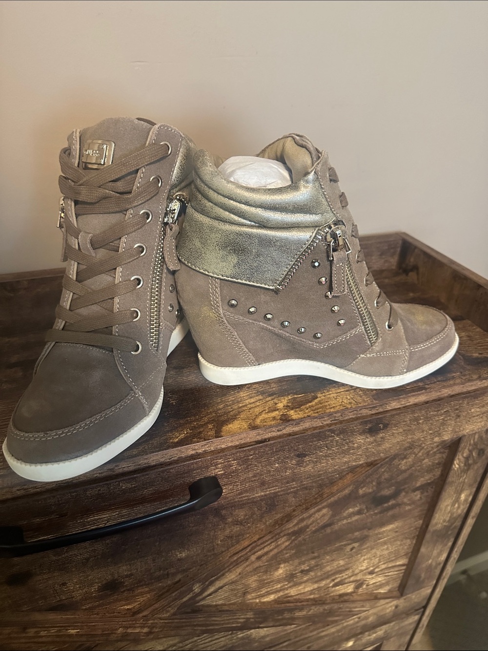 Guess Taupe Wedge High-Top Sneakers with Stud & Side Zipper - Picture 5 of 6